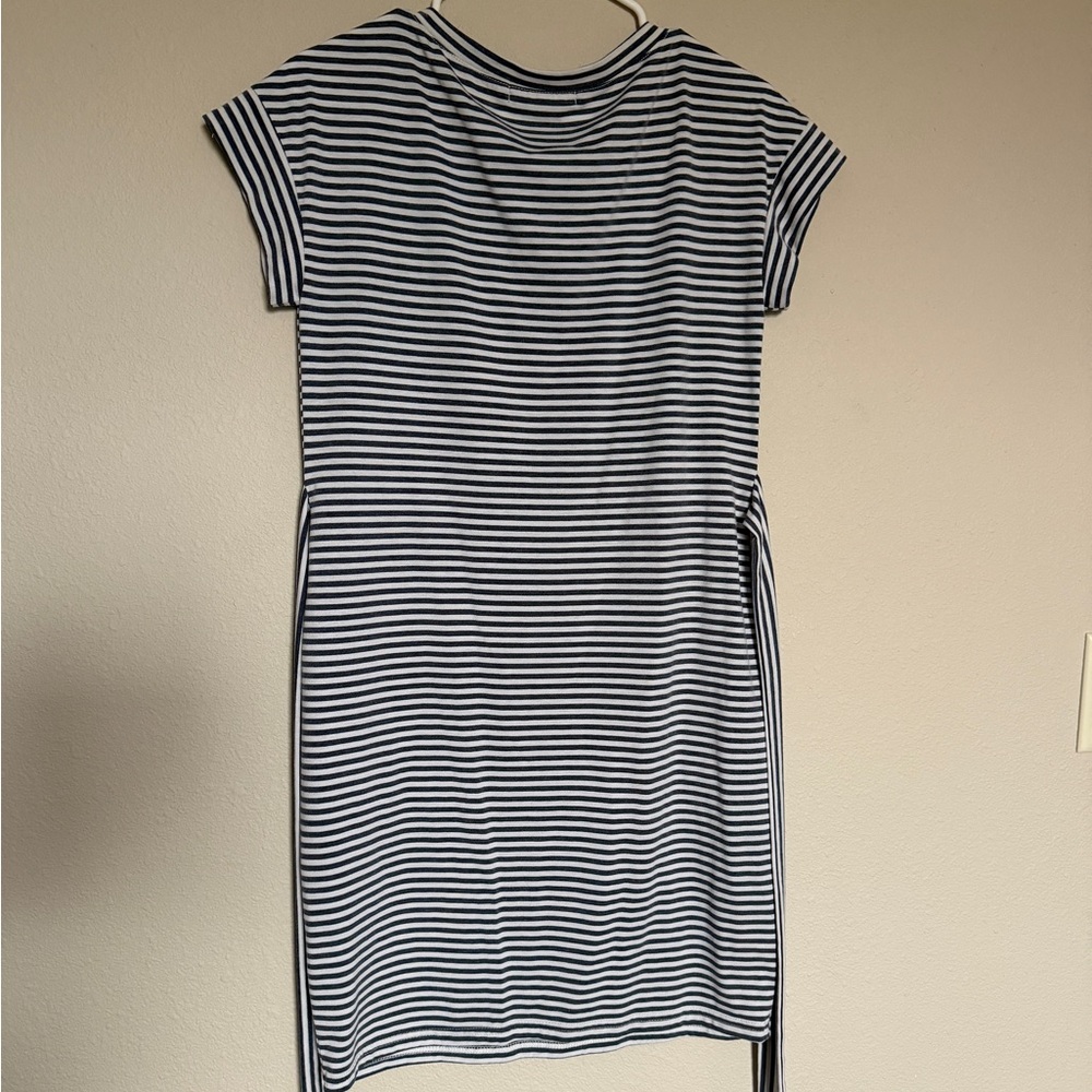 Striped Tie-Waist Casual Dress in Navy and White - Picture 5 of 5